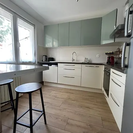 3-bedroom House With Garden Near The Cite De Vakantiehuis