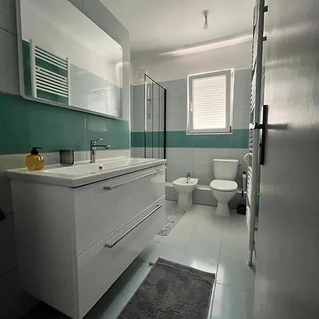 3-bedroom House With Garden Near The Cite De